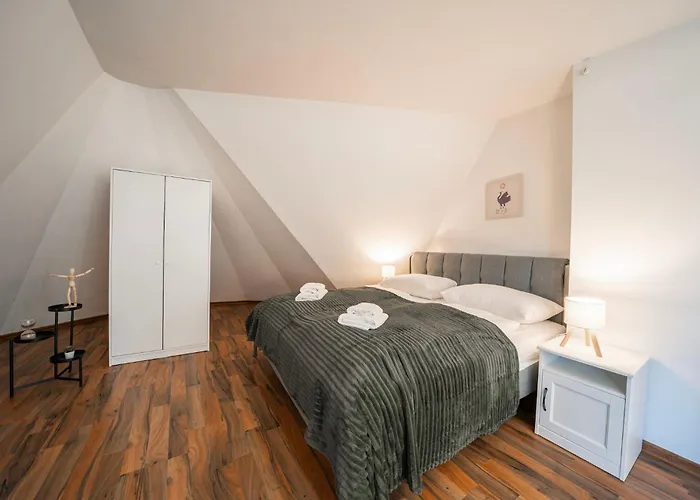 Rooftop Studios, 10min To Center, Tram And Metro, No Elevator 4th Floor Apartman Bécs